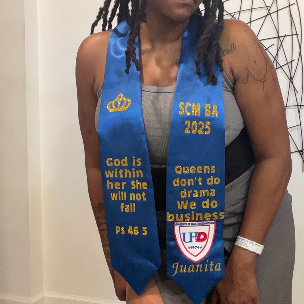 Sold! Customized cap and stole.. Fit for a queen 🤴 grad cap and stole - Picture 4 of 5